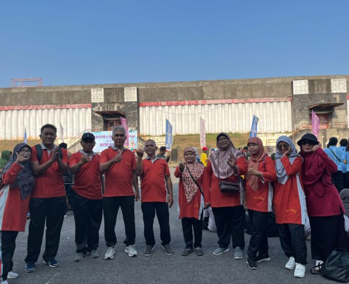 Guru dan Pegawai MIN 3 Bantul Ikuti Senam Sehat dan Pembinaan Anti-Bullying oleh Bupati