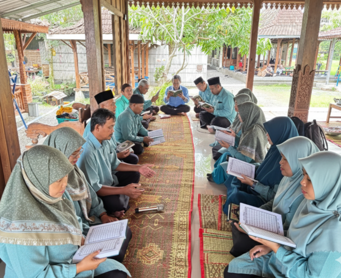 Sambut HAB Kemenag ke-80, Guru dan Tendik MIN 3 Bantul Gelar Khataman Al-Qur'an