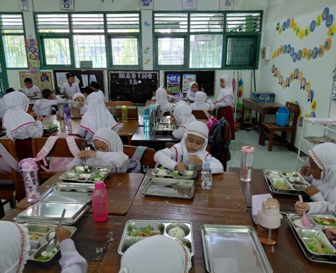 Menguatkan Iman dan Gizi: Pembelajaran Karakter dan Etika di MIN 3 Bantul Melalui Program MBG​