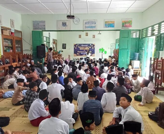 Penuh Khidmat, MIN 3 Bantul Peringati Nuzulul Qur'an dengan Shalat Dhuha dan Pengajian​