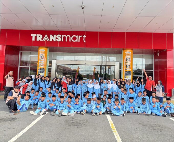 Edukasi Digital Sejak Dini, Siswa MIN 3 Bantul Nobar Film Cyber Bullying di Transmart