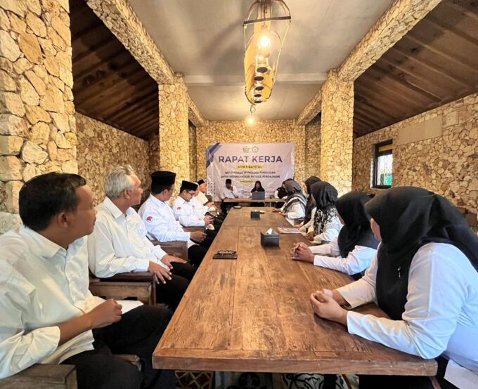 Memulai Tahun 2025, MIN 3 Bantul Laksanakan Raker Review Program Kerja dan Target Tahun 2025