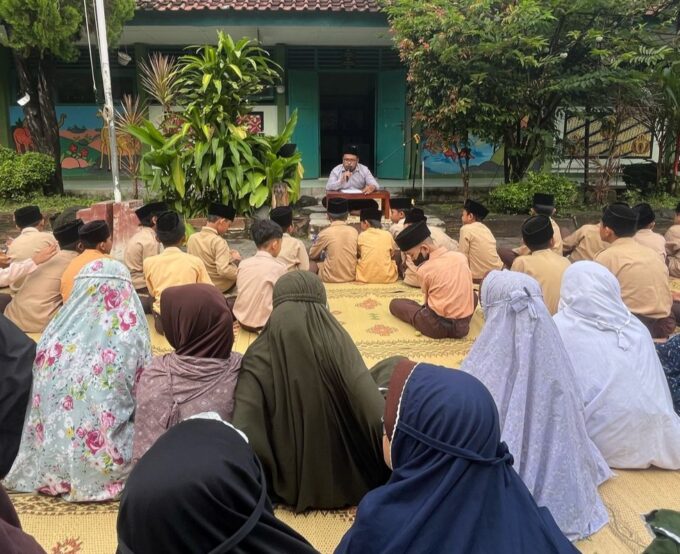 Tingkatkan Literasi Digital dan Spiritual, MIN 3 Bantul Bedah Hadits Ke-12 Arbain Nawawi Tentang Manajemen Waktu
