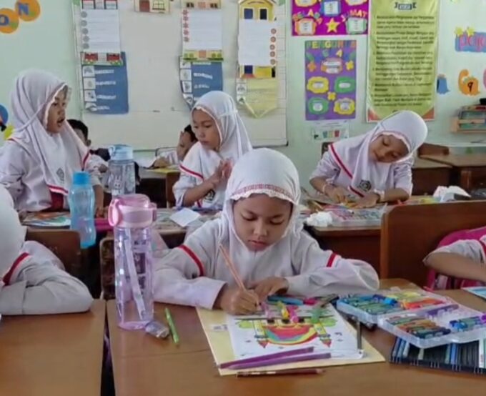 Latih Ketangkasan Motorik, Siswa Kelas 1 dan 2 MIN 3 Bantul Antusias Ikuti Lomba Mewarnai