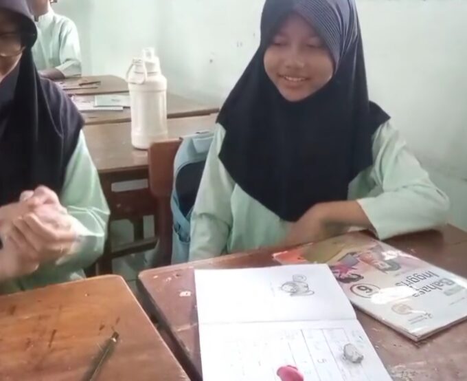 Formulasi Pembelajaran Bahasa Inggris Berbasis Permainan di Kelas 6 MIN 3 Bantul