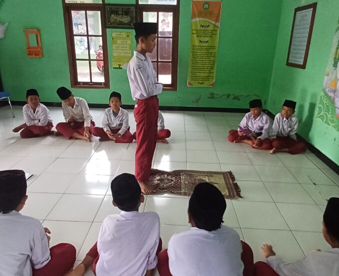 Siswa Kelas 6 MIN 3 Bantul Jalani Ujian Praktek Fikih: Mantapkan Tata Cara Wudhu dan Shalat