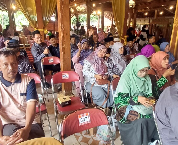 Sinergi dan Kesejahteraan: Guru serta Tendik MIN 3 Bantul Hadiri RAT Koperasi Adil Makmur Sejahtera