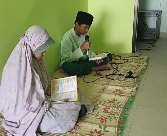 Wujudkan Program Qur’anina, Siswa Takhosus MIN 3 Bantul Pimpin Tadarus Pagi