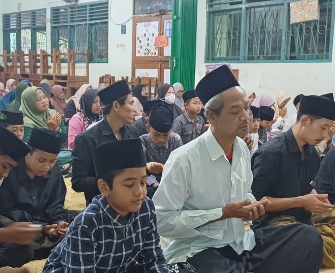 Mengetuk Pintu Langit Melalui Keberkahan Ramadhan, MIN 3 Bantul Gelar Mujahadah dan Buka Bersama