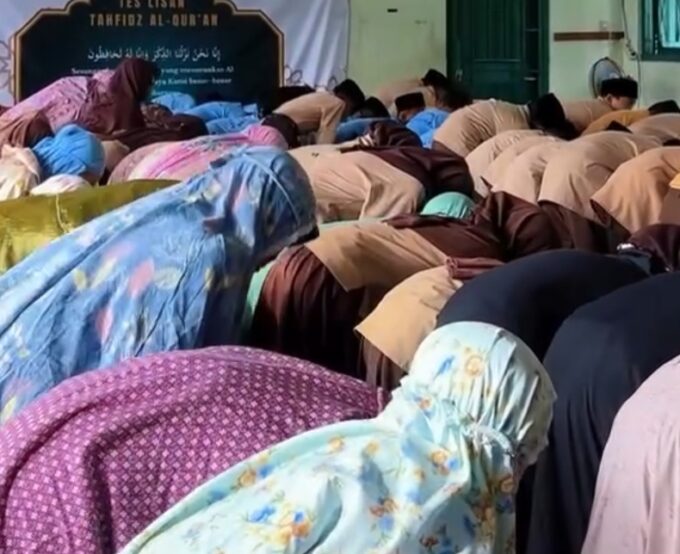 Tingkatkan Karakter Religius, Siswa-Siswi MIN 3 Bantul Rutinkan Agenda "Jum’at Ibadah"