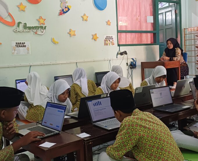 Gladi TKA di MIN 3 Bantul: Tantangan Teknis Tak Surutkan Semangat Peserta