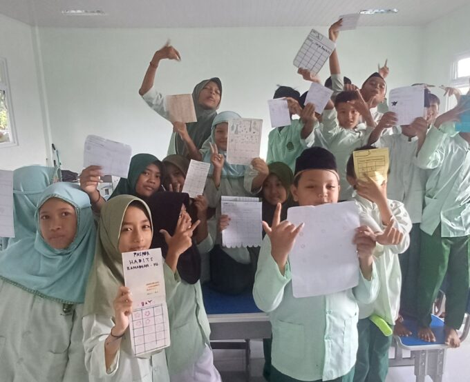 Kilau 15 Bintang: Penutup Hafalan Hadits yang Mengesankan di Kelas 4 A MIN 3 Bantul