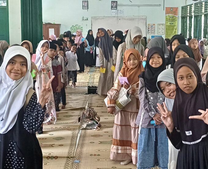 Gelorakan Semangat Literasi Religi, MIN 3 Bantul Tutup Ramadhan dengan Game Pesan Berantai Hadits