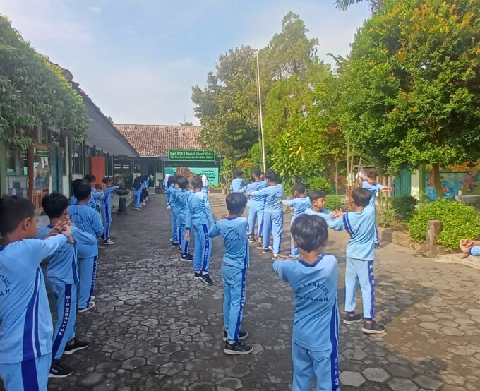 Kembali ke Lapangan, Siswa MIN 3 Bantul Antusias Ikuti Praktik PJOK Pasca Lebaran