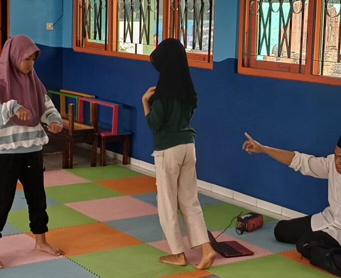 Siapkan Tampilan Terbaik, Siswa MIN 3 Bantul Asah Kemampuan Pantomim untuk FLS3N 2026
