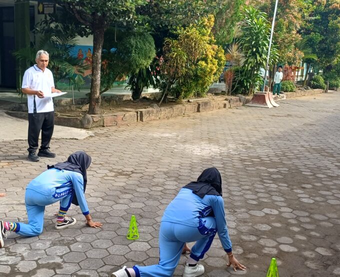 Siswa Kelas 6 MIN 3 Bantul Antusias Ikuti Ujian Praktik PJOK