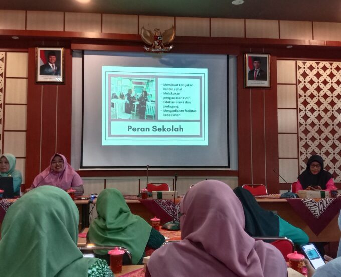 Wujudkan Sekolah Sehat, Guru MIN 3 Bantul Hadiri Sosialisasi Kantin Ramah Lingkungan
