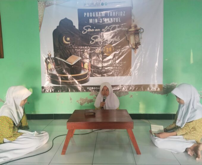 Cetak Generasi Qurani, Najwa Khaira Wilda Siswa Kelas 4A MIN 3 Bantul Sukses Simaan Juz 29 Sekali Duduk