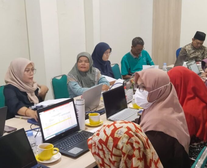 Perkuat Tata Kelola Keuangan, MIN 3 Bantul Hadiri Pencermatan Anggaran Hibah BOSDA di Kankemenag Bantul