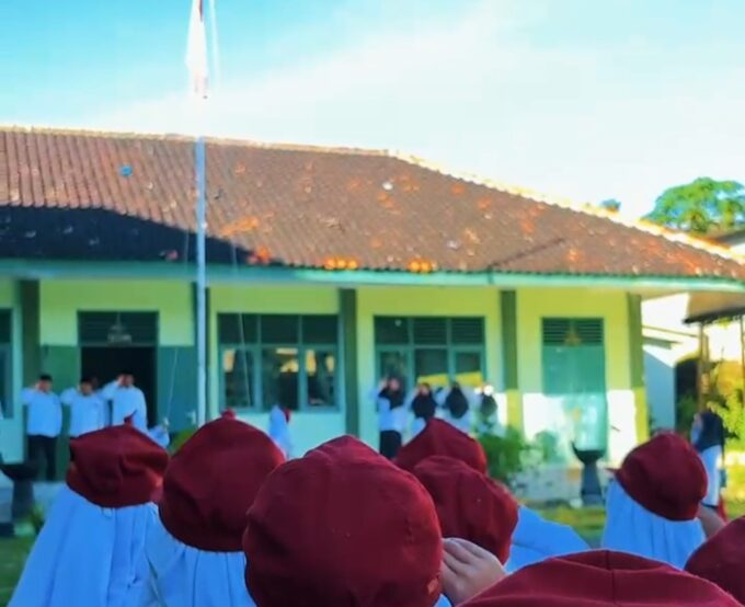 Pupuk Rasa Cinta Tanah Air dan Kedisiplinan, MIN 3 Bantul Gelar Upacara Bendera Rutin