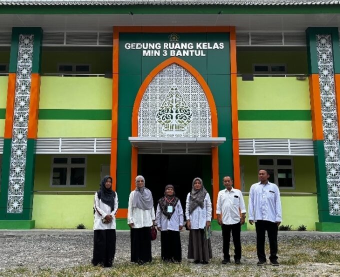 Hari Kedua TKA, Tim Penmad Kanwil Kemenag DIY Pantau Pelaksanaan Ujian di MIN 3 Bantul