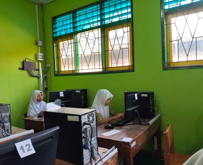 Wakili MIN 3 Bantul, Dzakiyya Talitha Sakhi Unjuk Kreativitas di Ajang FLS3N Menulis Cerita