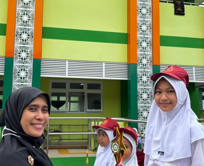 Goresan Prestasi di Hari Kartini, Maysara dari Kelas 5B MIN 3 Bantul Raih Juara Harapan 1 Lomba Poster