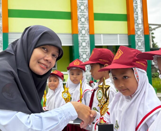 Kanzia, Siswa Kelas 1B MIN 3 Bantul Raih Prestasi Juara 3 di Peringatan Hari Kartini