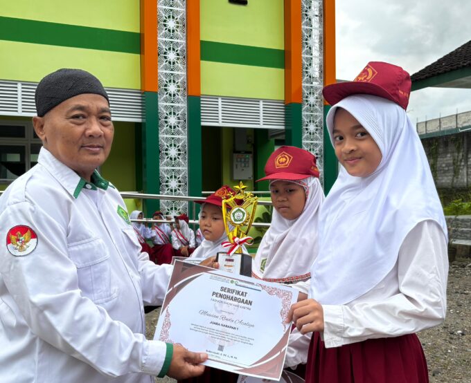 Kelenturan Tubuh dan Ekspresi Mumpuni Bawa Rindu Juara Harapan 1 Lomba Fashion Show Putri