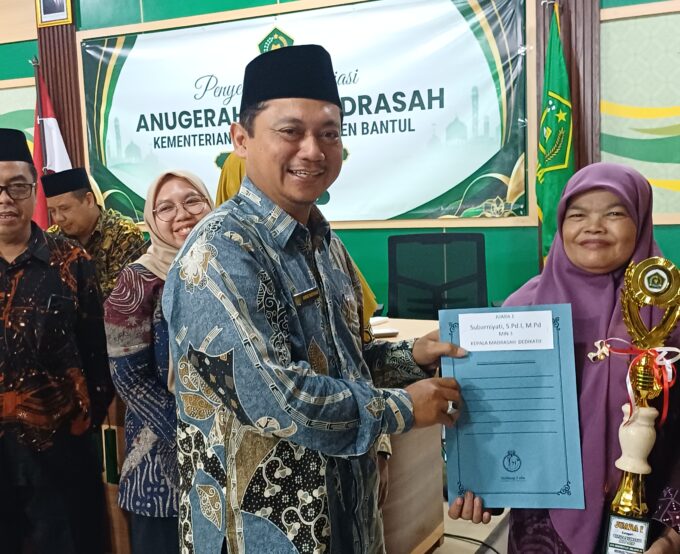 Kepala MIN 3 Bantul, Subarniyati, Raih Juara 1 Kepala Dedikatif GTK Kemenag Bantul 2026