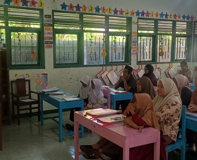 Mengenal Endang Tisngatun: Sosok Guru Penyabar Yang Memiliki Hobi Memasak