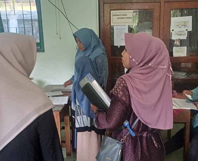 Dedikasi Lintas Generasi, Sariman Menjadi Sosok "Bapak" dan "Kakek" di MIN 3 Bantul