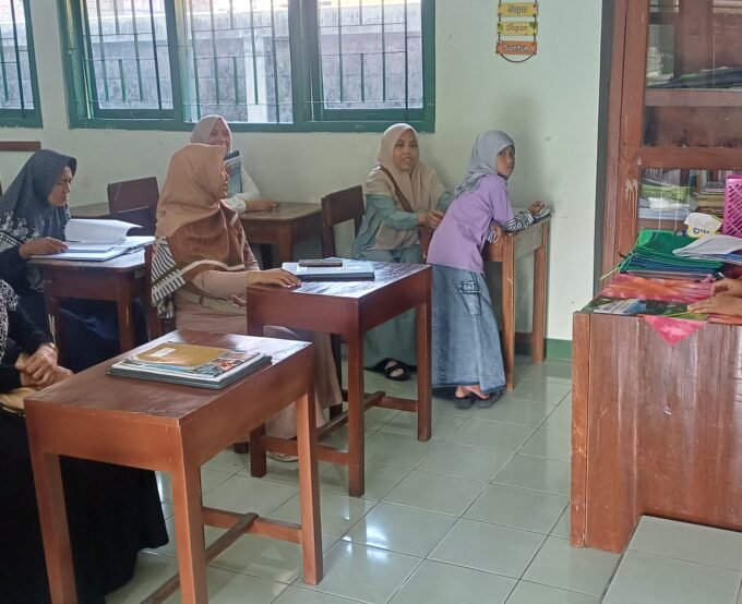 Saat Kelas Menjadi Rumah Kedua: Kunci Sukses Sutinah, Wali Kelas 3 Bangun Mental dan Akhlak Siswa di MIN 3 Bantul