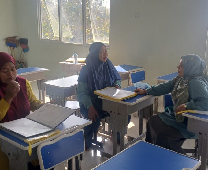 Menjadi Ibu dan Sahabat: Kisah Inspiratif Fitaria, Guru Kelas 5 B MIN 3 Bantul