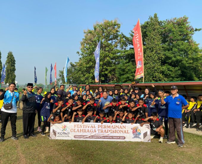 Lestarikan Budaya, Guru PJOK MIN 3 Bantul Dampingi Kontingen Pajangan di Festival Olahraga Tradisional