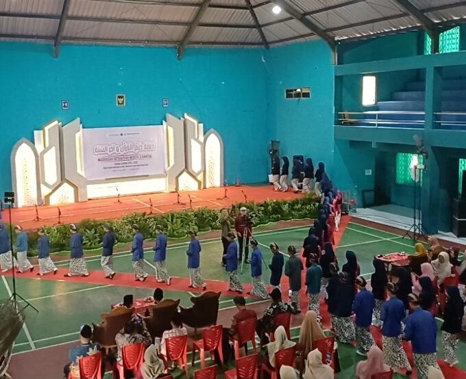Padukan Tradisi dan Seni Islami, Haflah Khotmil Qur'an dan Akhirussanah MIN 3 Bantul Banjir Pujian