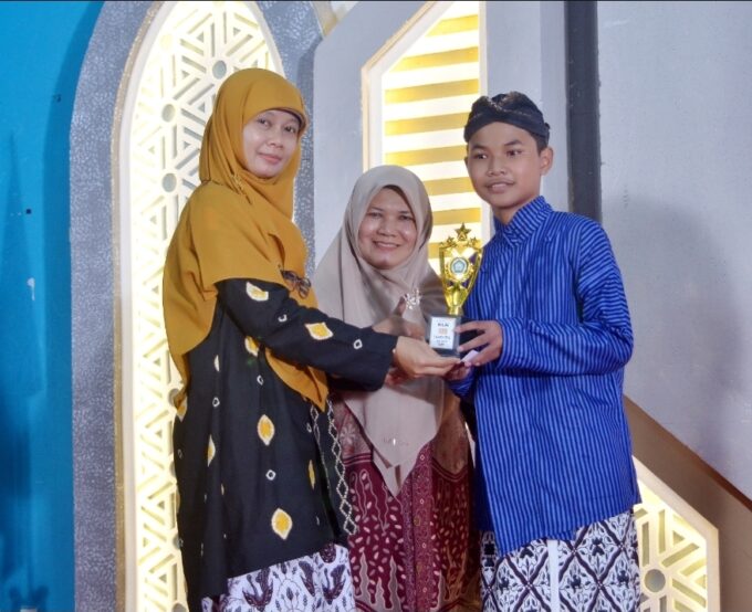 Raih Nilai Sempurna 100 di TKAD IPAS, Yusron Amna Harumkan Nama MIN 3 Bantul
