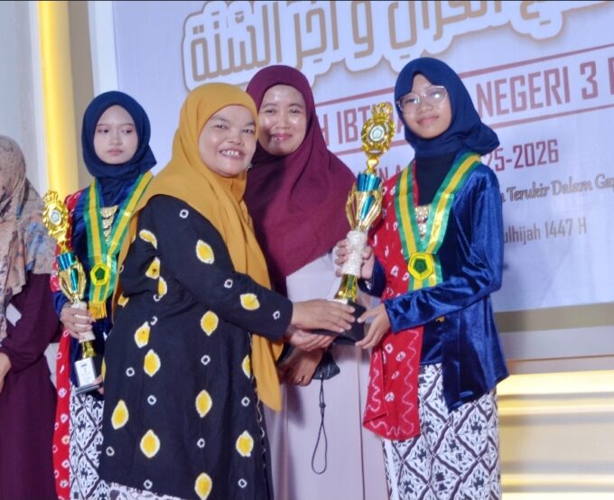Menginspirasi! Aisha Kharisma Avantika Raih Peringkat 1 Nilai Ijazah Tertinggi di MIN 3 Bantul