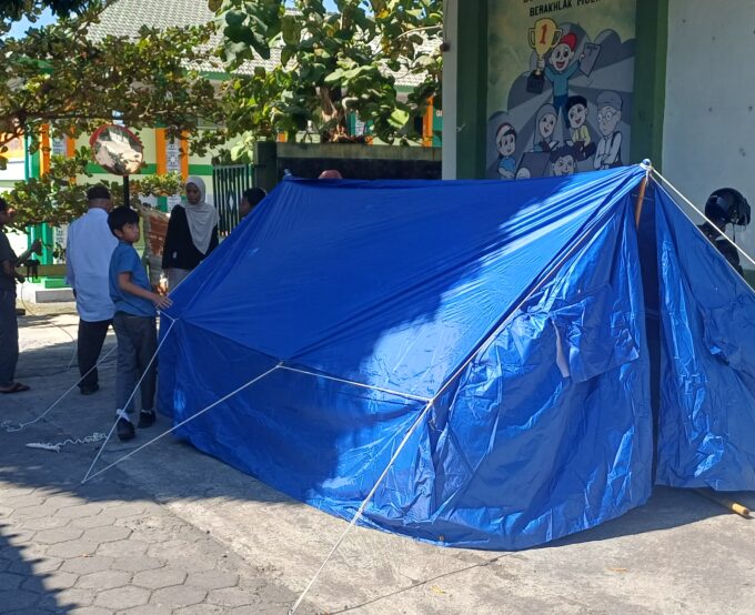 Matangkan Persiapan Perkasima 2026, Tim Pramuka MIN 3 Bantul Semangat Berlatih Dirikan Tenda
