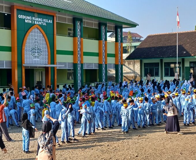 Senam Indonesia Hebat Warnai Hari Terakhir Matamuda di MIN 3 Bantul, Ajak Siswa Budayakan Hidup Sehat