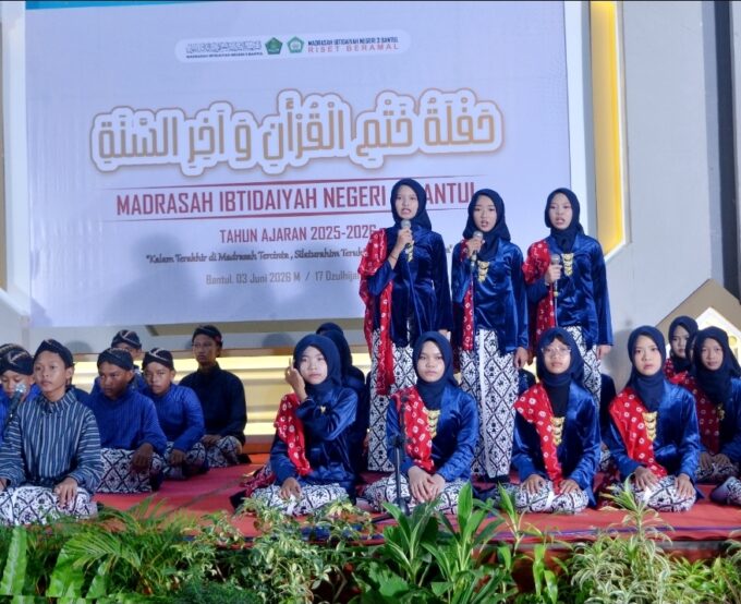 Tiga Siswi Kelas 6 MIN 3 Bantul Raih Hafalan Terbanyak di Program Takhosus