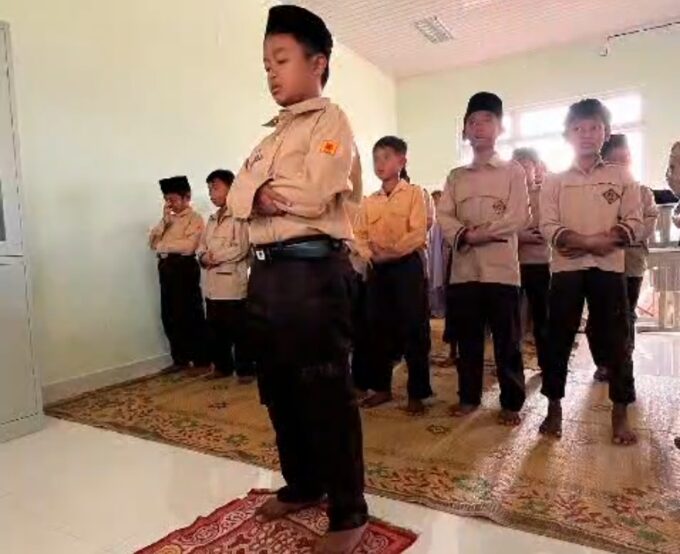 MIN 3 Bantul Intensifkan Pembentukan Karakter Siswa Lewat Shalat Dhuhur Berjama'ah Terbimbing