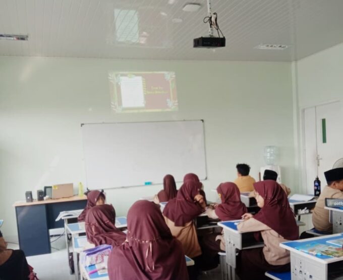 Kreatif dan Menyenangkan! Guru MIN 3 Bantul Gunakan Lagu untuk Tingkatkan Minat Belajar Bahasa Inggris Siswa