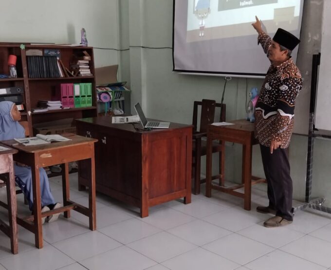 Inovatif dan Menyenangkan, Siswa Kelas 3A MIN 3 Bantul Belajar Tanda Seru Lewat Media Digital Interaktif