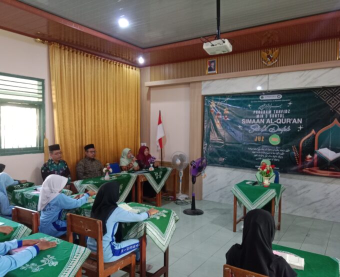 Hani Fauza, Siswa Kelas 3 MIN 3 Bantul Sukses Tuntaskan Simaan Al-Qur'an Sekali Duduk Juz 30