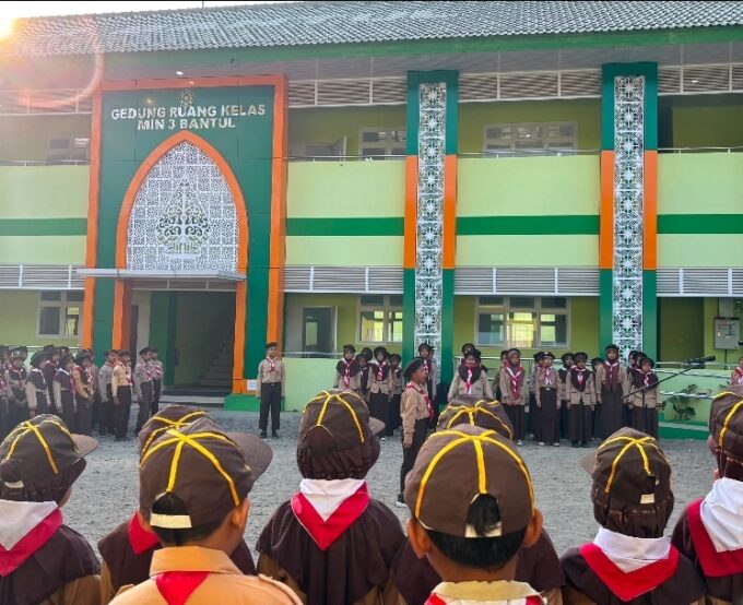 Gelora Semangat Pramuka! MIN 3 Bantul Sukses Gelar Upacara Peringatan Hari Pramuka ke-65 dengan Penuh Khidmat