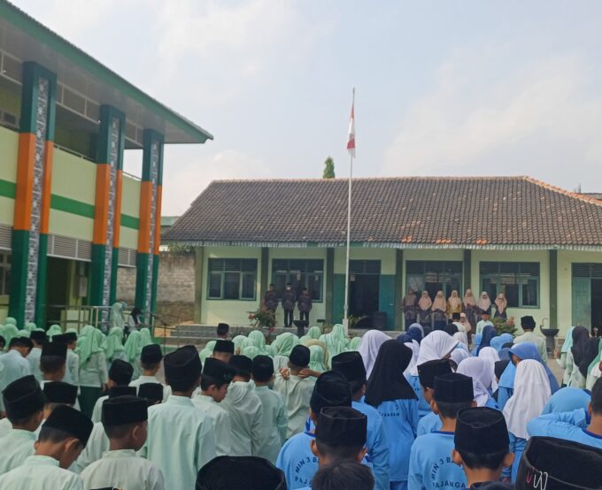 MIN 3 Bantul Gelar Apel Peringatan Hari Kesaktian Pancasila, Kepala Madrasah Tekankan Pentingnya Nilai Luhur Bangsa