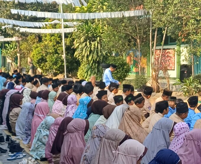Perkuat Karakter Religius, MIN 3 Bantul Gelar Rutinitas Jum'at Ibadah Penuh Khidmat