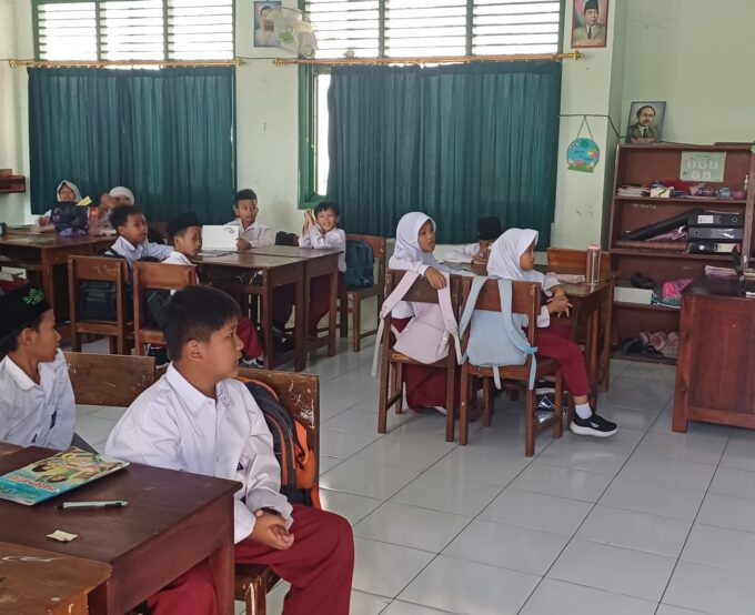 Bangkitkan Semangat Belajar, Guru Kelas 3B MIN 3 Bantul Hadirkan Inovasi Tepuk Motivasi