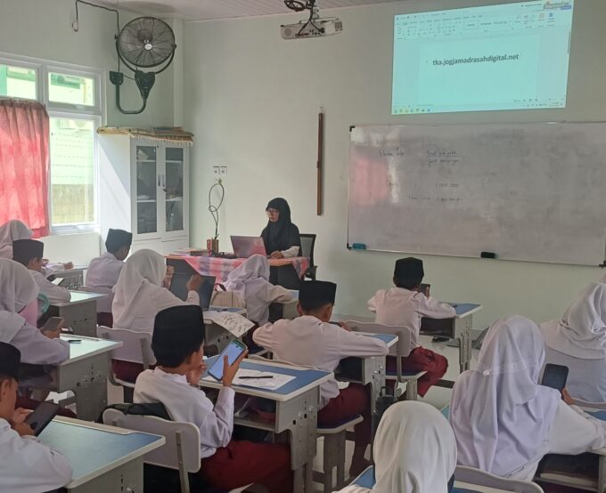 Taklukkan Hari Kedua Try Out TKA: Siswa Kelas 6 MIN 3 Bantul Mantap Hadapi Literasi Bahasa Indonesia via Jogja Madrasah Digital